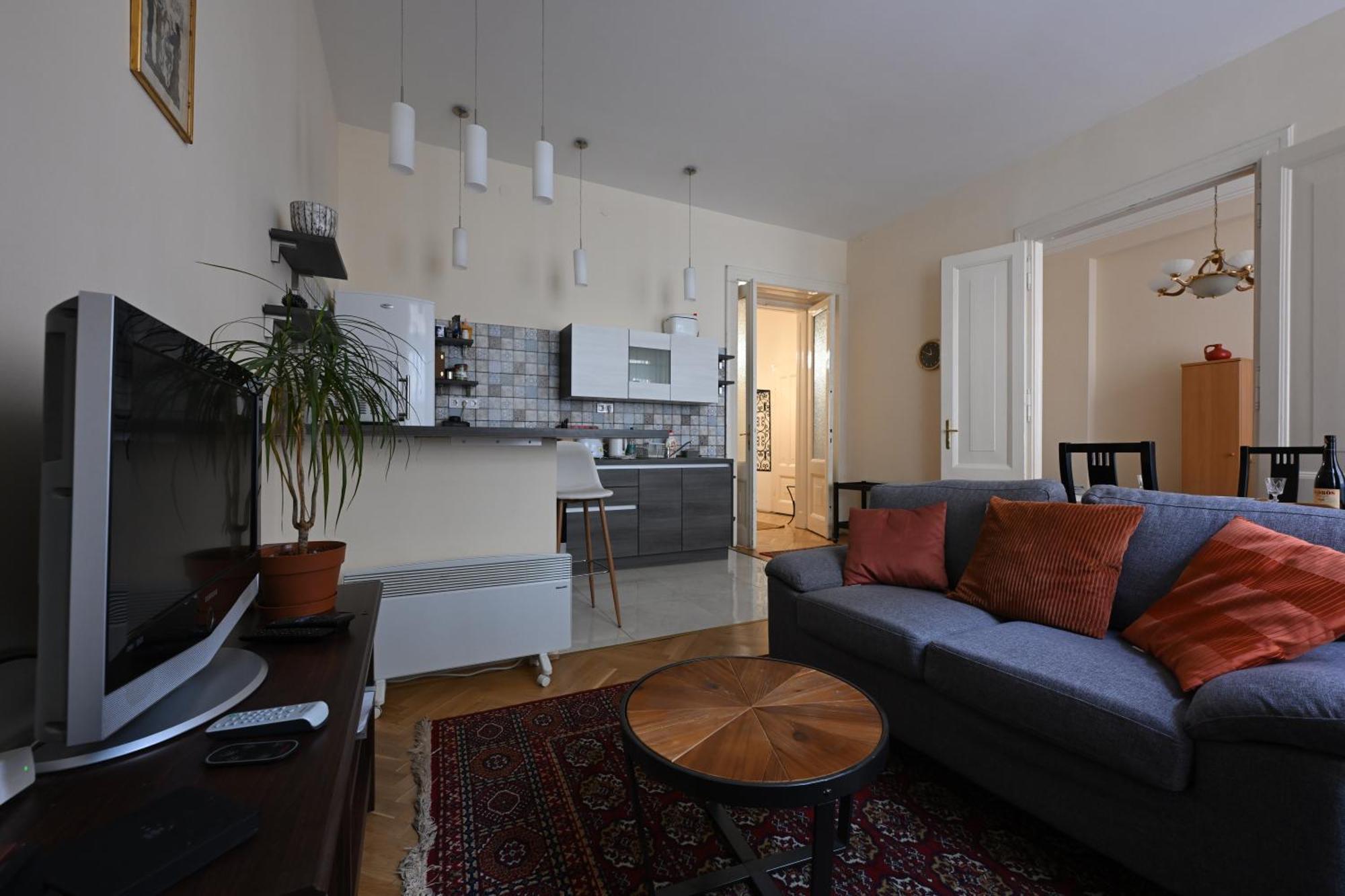 A Quiet Place In The Heart Of The City Budapest Exterior photo
